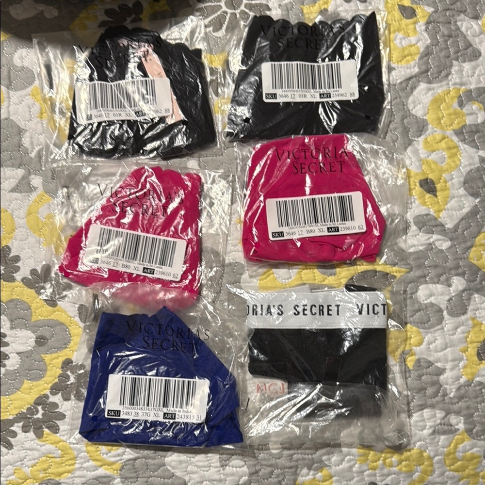 7 thongs (pack) Victoria's Secret thongs - Black, Pink, Blue
